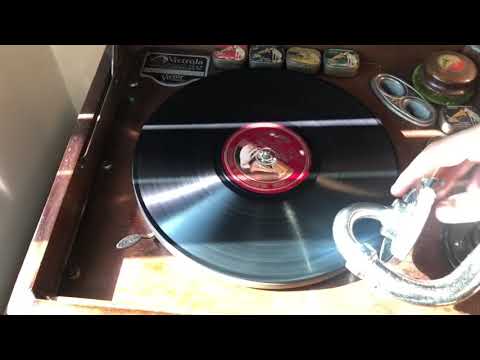 Julio Pollero Y Su Orquesta Tipica. El Tiburón