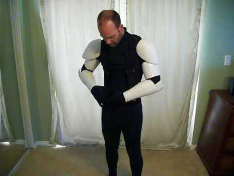 S4-6 Animated Clone Armor Assembly: Wearing the Armor