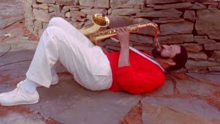 Sonny Rollins plays on despite breaking his heel