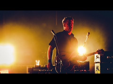 Queens of the Stone Age - Domesticated Animals (live at Studio Brussel)