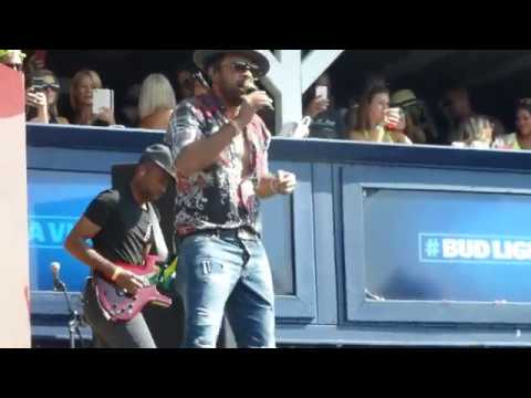 Shaggy - Ketch Mi Up/Bombastic (Live @ BeachClub)