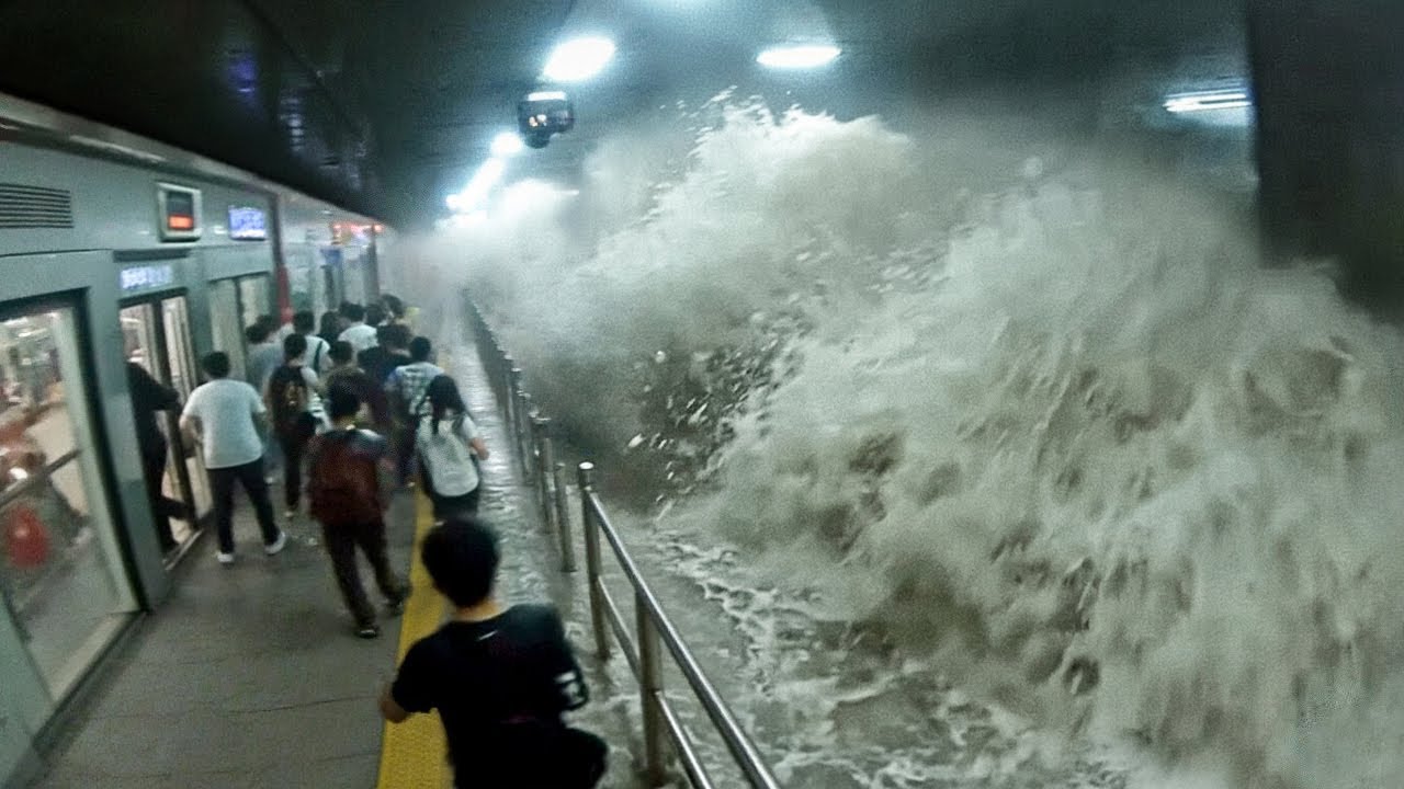 Unglaubliche Stadt Kollapse und Fehler, die mit der Kamera eingefangen wurden