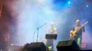 Celtas Cortos - Gente distinta [Pza del Castillo (Pamplona)]