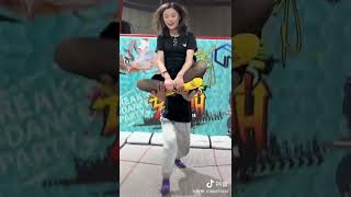【Funny TikTok】ちょいエロ?すごいぞ中国　パンチラの瞬間