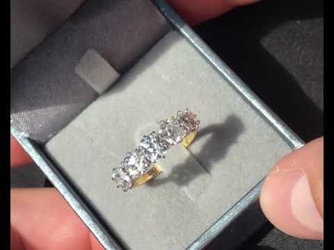 New Arrival! Beautiful 5-Stone 2.61ct Diamond Ring.