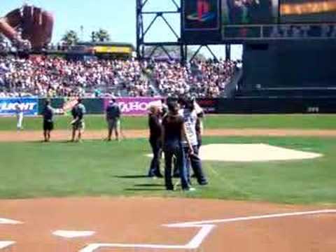 Maynard Triplets sing anthem SF Giants game