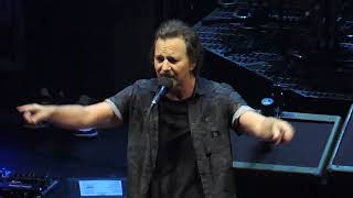 EDDIE VEDDER *SMILE* dedicated to SEAN &quot;SULLY&quot; SULLIVAN live CHICAGO 2 Auditorium Theatre 2/10/2022