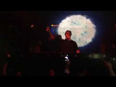 Sebastian Ingrosso drops One More Time (Daft Punk) Vs Save the World (SHM) at Marquee NYC NYE 2015