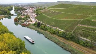Discover the Luxurious Hotel Barge Kir Royale – Your Gateway to the Champagne Region!