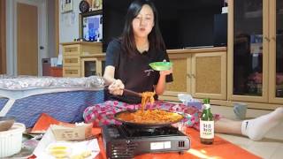 부모님만 나가면 도른자가 돼..엽떡에 낮술 안하면 범죄입니다 (죄짓지 마세요)