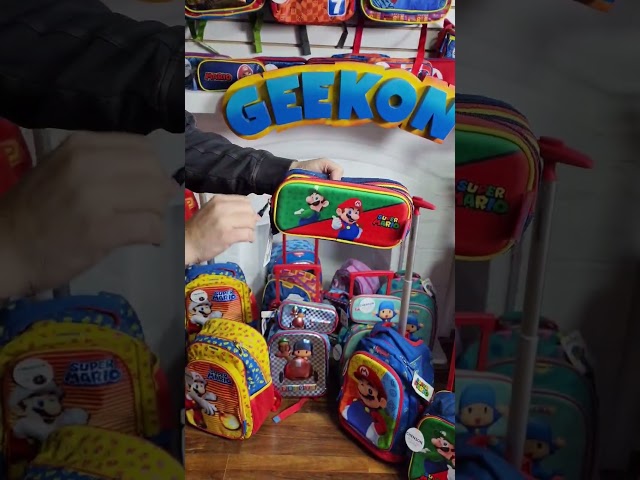 Vídeo relacionado con Undercover Super Mario - Estuche Escolar con diseño de Mario - Estuche para Adolescentes - Ideal para el Comienzo Escolar - Artículo para Fans de Mario Kart