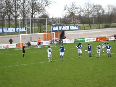 Corné Schilperoort mist strafschop tegen Rijsoord