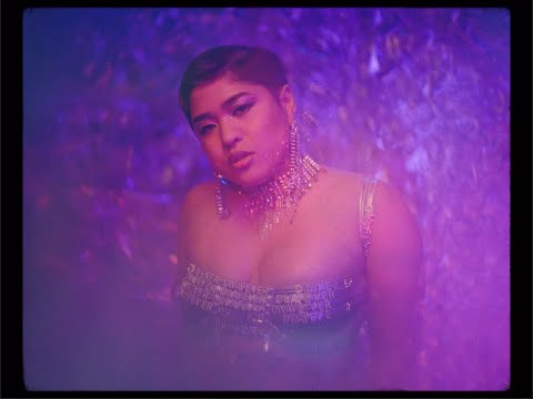 Vetta Borne - Kissing Strangers (Official Video)