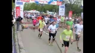 preview picture of video 'Der Start beim Regensburg Marathon 2013'