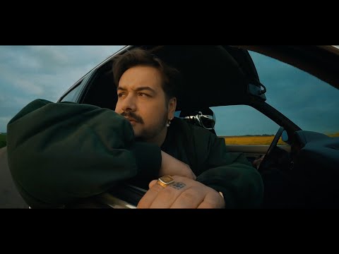St Graal - Le Coeur qui cogne (Clip Officiel)