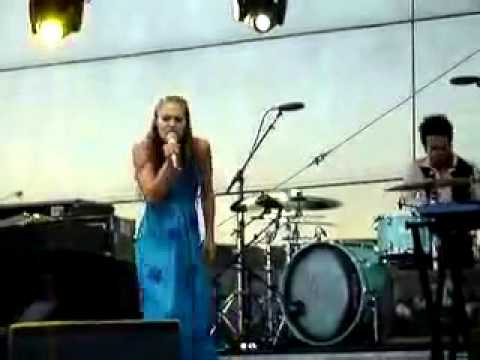 Fiona Apple - The Way Things Are (Live SB) Vegoose 2006-10-29