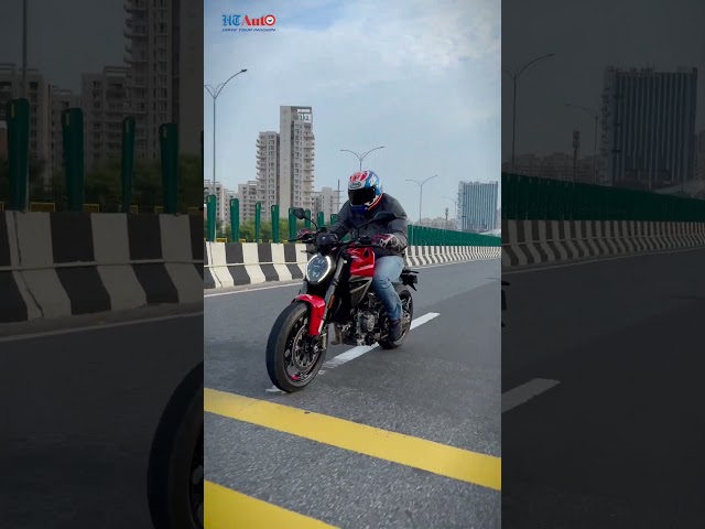 This Ducati Loves To Wheelie #monster #automobile