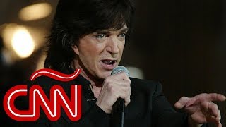 Fánaticos de Camilo Sesto lo despiden con su canciones