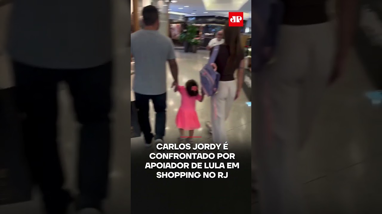 Carlos Jordy is confronted by a Lula supporter in a shopping mall in Rio de Janeiro. #shorts