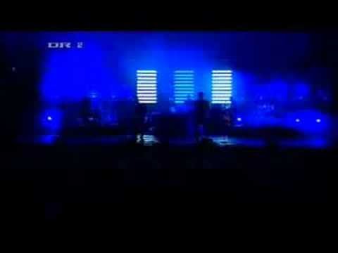 Massive Attack - Risingson (Live)