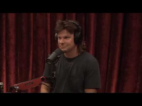 Theo Von the peeping Tom!