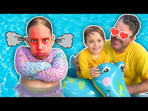 Maria Clara Turns into a Mermaid and Has Fun in the Swimming Pool – MC  Divertida 