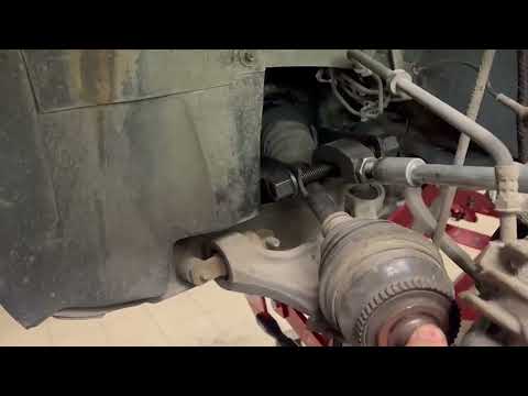 Dismantling the inner drive shaft axle ona a Volvo V70