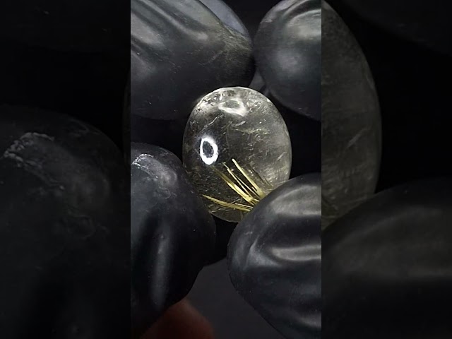 حجر سجنتك جولدن روتايل كوارتز طبيعي