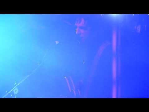 Miles Kane - Looking Out My Window LIVE (La Cigale - Paris)