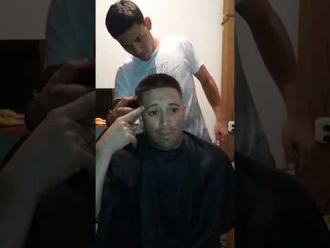 Jason Vargas tirandole a todos los raperos de Costa Rica