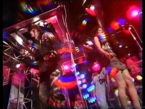 Haysi Fantayzee - Shiny Shiny. Top Of The Pops 1983
