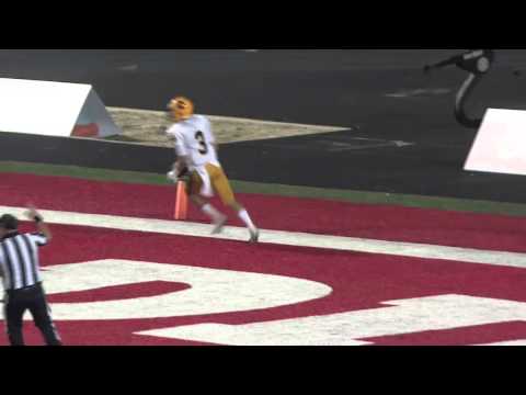 St Ignatius' Cal Grbac with an 80 yard touchdown run against Mentor (TWCSC Ohio)