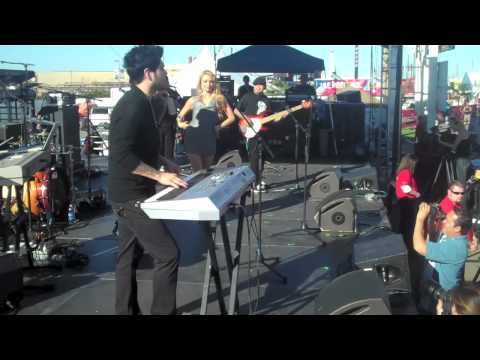 AB Quintanilla's All Starz "Mentirosa" ft. T-Lopez [Live at Nascar] 2010