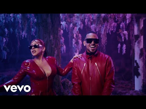 Christina Aguilera, Ozuna - Santo (Alternate Video)