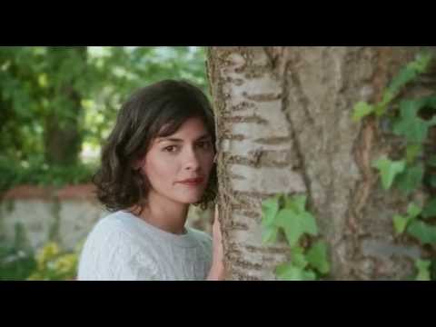 La Delicatesse garden scene