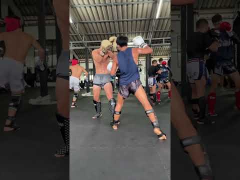 💥 Muaythai Legend Jack doing Hard Sparring 🥊 #muaythaithailand