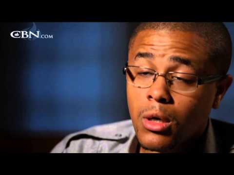 700 Club Interactive: Raising Children When Dad's Not Saved - Dec 11, 2013