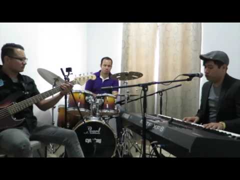 IMG Trio Band Feeling Good