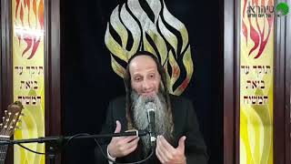 הרב מאור קריו   מוסיף והולך אל האור   חנוכה (הרב מאור קריו) - התמונה מוצגת ישירות מתוך אתר האינטרנט יוטיוב. זכויות היוצרים בתמונה שייכות ליוצרה. קישור קרדיט למקור התוכן נמצא בתוך דף הסרטון