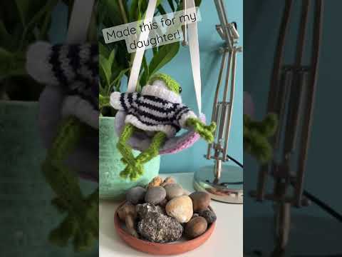 Cute knitted frog pattern https://tinyurl.com/3aptsmaz (affiliate)