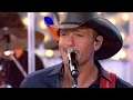 Tim McGraw Performs 'Shotgun Rider' Live