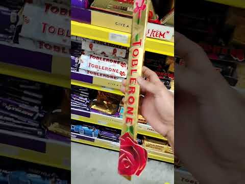 GIANT TOBLERONE GIFT FOR VALENTINES #trendingshorts #asmr #satisfying #tobleron #chocolates