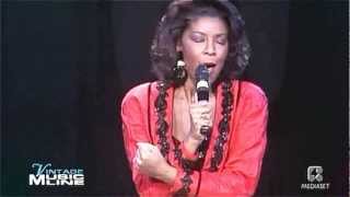 #nowwatching Natalie Cole - Miss You Like Crazy (LIVE)