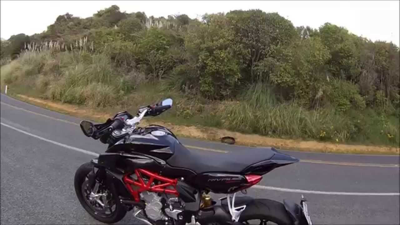 Riding the 2014 MV Agusta Rivale 800