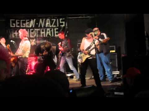 Kumpelbasis - Gegen die Wand (live @ Myfest Berlin-Kreuzberg, 01.05.2013)