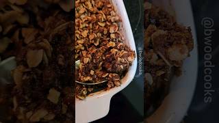Download lagu Discover the Magic Recipe for the Ultimate Apple Crisp | #baking #easyrecipe #shorts mp3