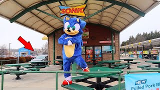 SONIC GOES TO SONIC!!!