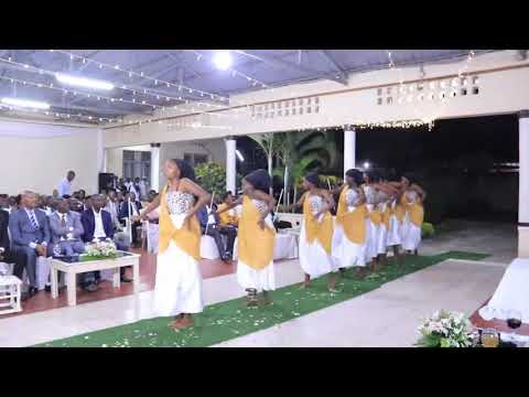 Intambo z'ikirundi: Higa ruyange