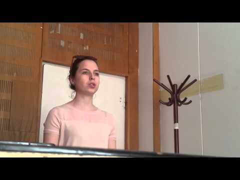 Hangképzés-torok - illetve fejhang közti törésmentes felvezetés..