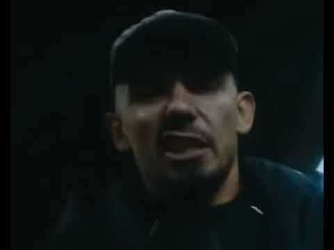 Capital Bra mit Rücken Ansage an Arafat